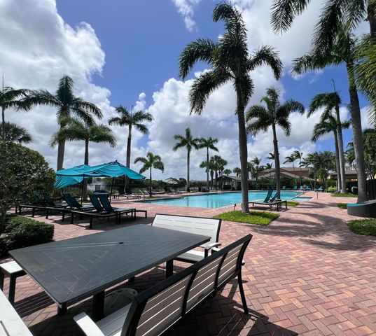 1717 Borrego Way 6, West Palm Beach, FL 33401