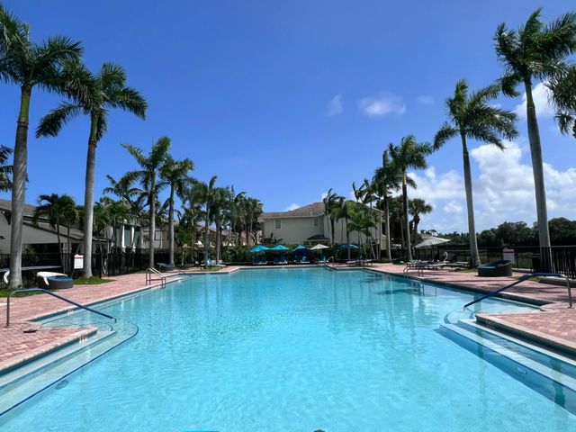 1717 Borrego Way 6, West Palm Beach, FL 33401