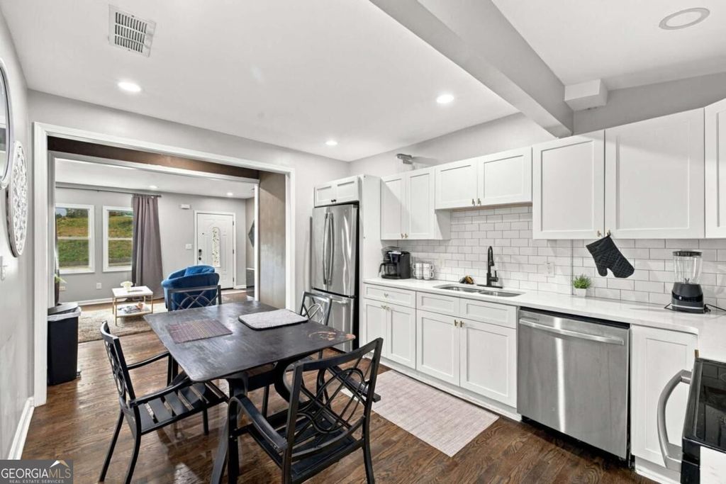 1677 M L King Jr Drive SW, Atlanta, GA 30314 — photo 4