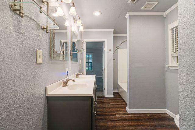 2430 Culbertson Street, Paris, TX 75460