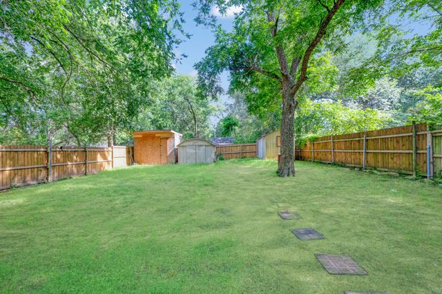 2430 Culbertson Street, Paris, TX 75460