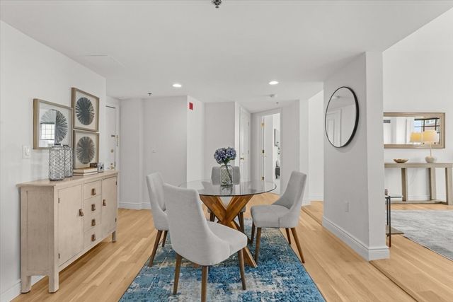 4 Charlesgate E 705, Boston, MA 02215