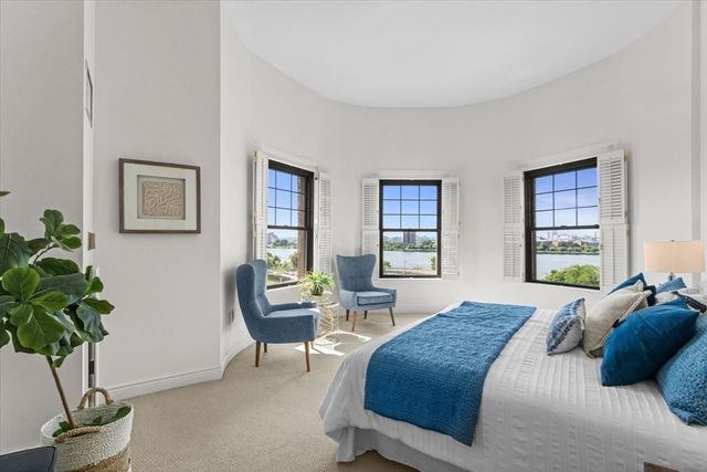 4 Charlesgate E 705, Boston, MA 02215