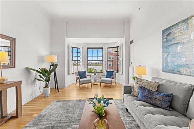 4 Charlesgate E 705, Boston, MA 02215