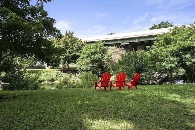 4 Charlesgate E 705, Boston, MA 02215