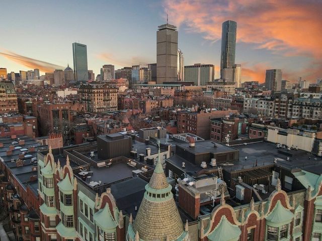 4 Charlesgate E 705, Boston, MA 02215