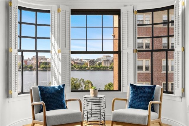 4 Charlesgate E 705, Boston, MA 02215