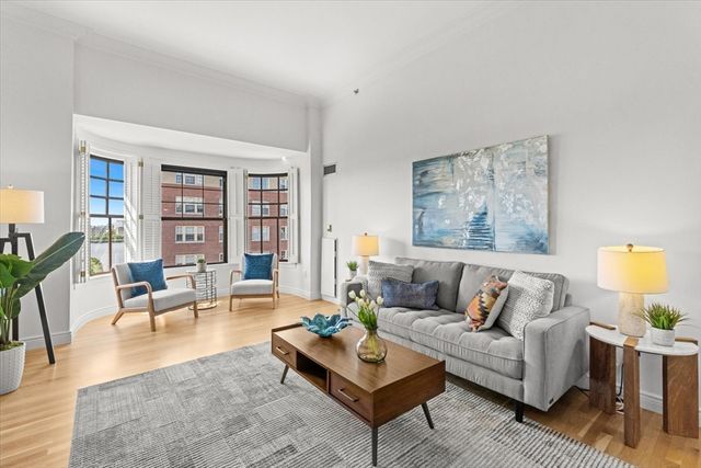 4 Charlesgate E 705, Boston, MA 02215