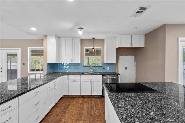 7228 Avenue R, Santa Fe, TX 77510