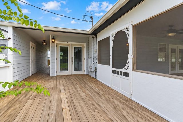 7228 Avenue R, Santa Fe, TX 77510