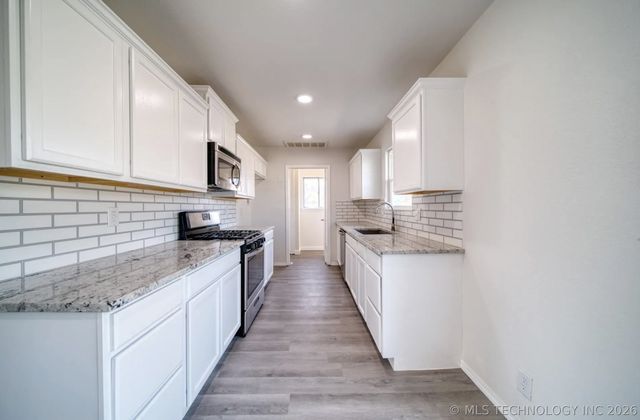 1605 S 108th East Place, Tulsa, OK 74128