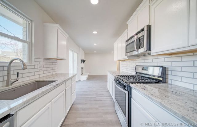 1605 S 108th East Place, Tulsa, OK 74128