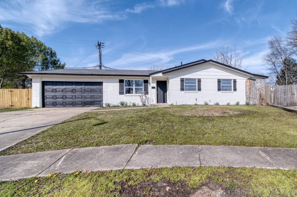 1605 S 108th East Place, Tulsa, OK 74128