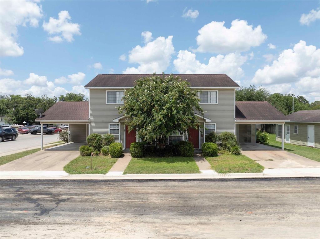 205 & 207 N Market Street, Hallettsville, TX 77964
