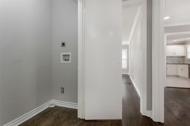 570 Bondstone Drive, Dallas, TX 75218