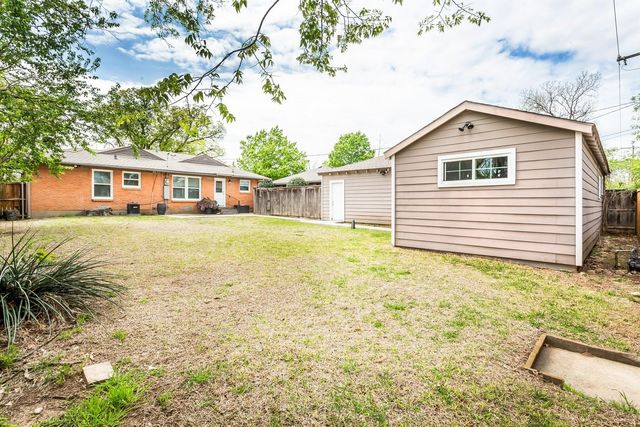 570 Bondstone Drive, Dallas, TX 75218