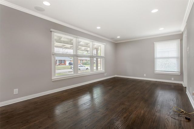 570 Bondstone Drive, Dallas, TX 75218