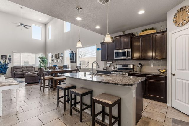 7179 Wrangell Loop NE, Rio Rancho, NM 87144