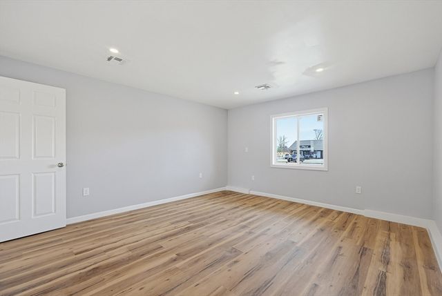 690 N Quincy St, Brockton, MA 02302