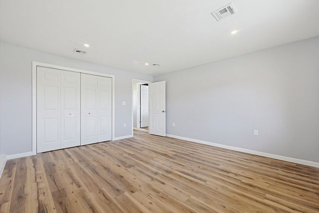 690 N Quincy St, Brockton, MA 02302