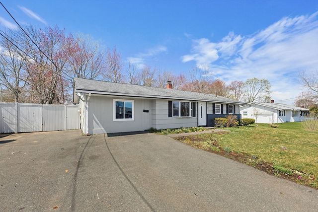 690 N Quincy St, Brockton, MA 02302