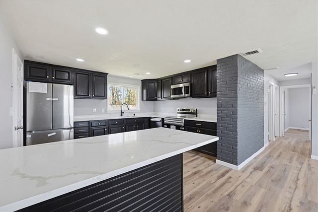 690 N Quincy St, Brockton, MA 02302