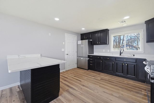 690 N Quincy St, Brockton, MA 02302