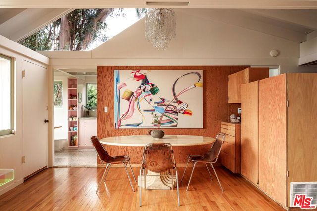 2764 Outpost Drive, Los Angeles, CA 90068