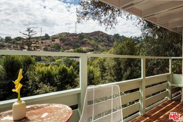 2764 Outpost Drive, Los Angeles, CA 90068