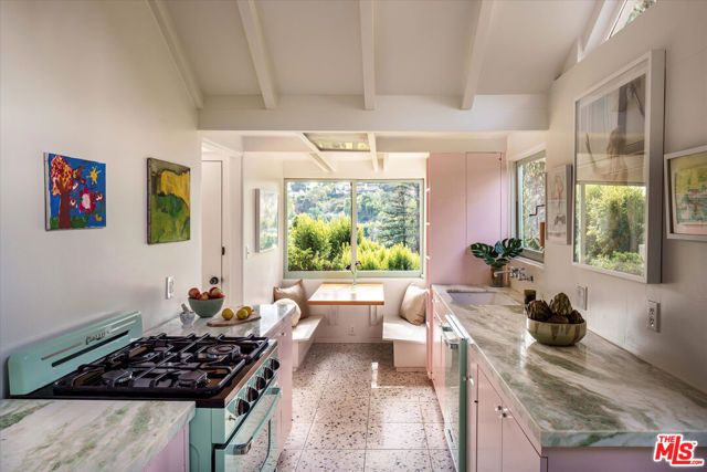 2764 Outpost Drive, Los Angeles, CA 90068