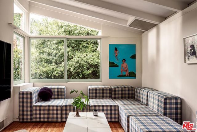 2764 Outpost Drive, Los Angeles, CA 90068