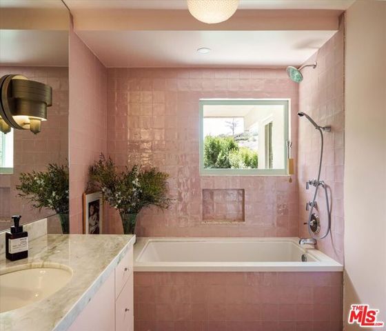 2764 Outpost Drive, Los Angeles, CA 90068