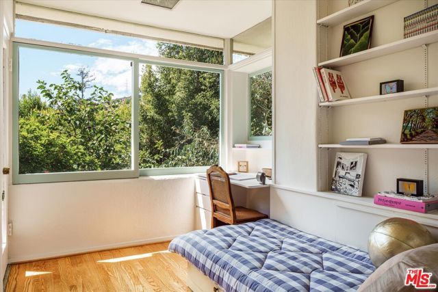 2764 Outpost Drive, Los Angeles, CA 90068