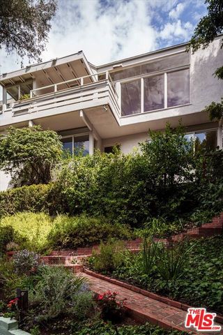 2764 Outpost Drive, Los Angeles, CA 90068