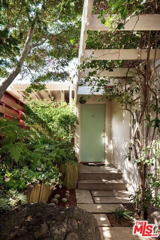 2764 Outpost Drive, Los Angeles, CA 90068