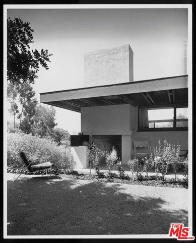 2764 Outpost Drive, Los Angeles, CA 90068