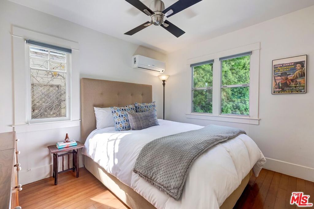 Image 18 of property listing at 667 Marine Street, Santa Monica, CA 90405