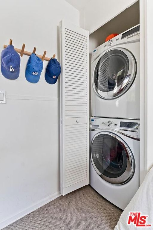 Image 21 of property listing at 667 Marine Street, Santa Monica, CA 90405