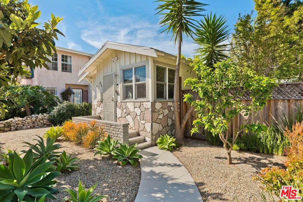 Image 29 of property listing at 667 Marine Street, Santa Monica, CA 90405