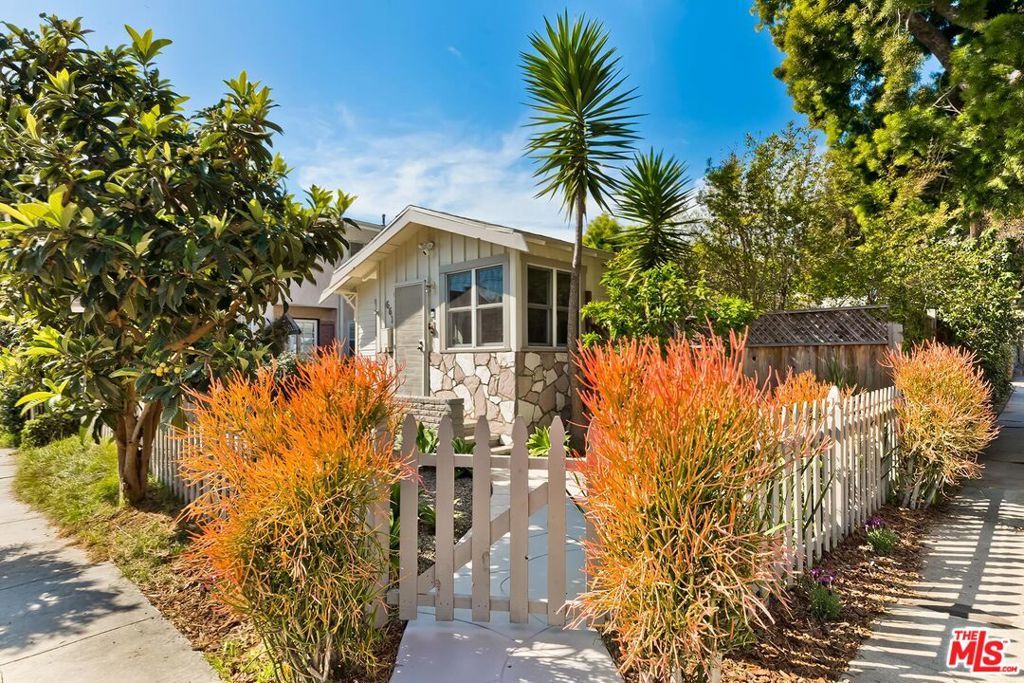 Image 31 of property listing at 667 Marine Street, Santa Monica, CA 90405