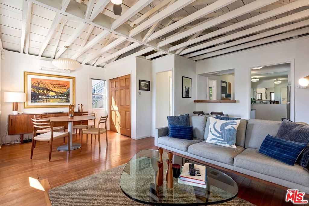 Image 9 of property listing at 667 Marine Street, Santa Monica, CA 90405