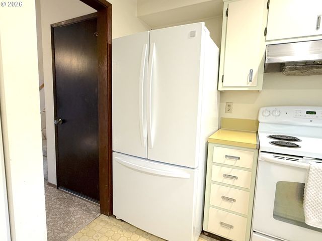 5035 WHITEAKER St, Eugene, OR 97405