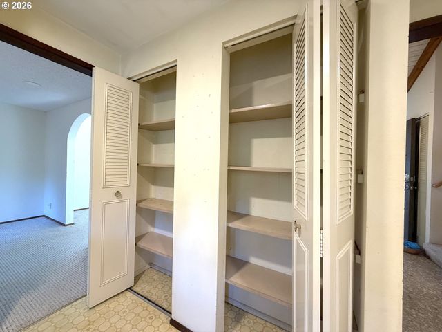 5035 WHITEAKER St, Eugene, OR 97405