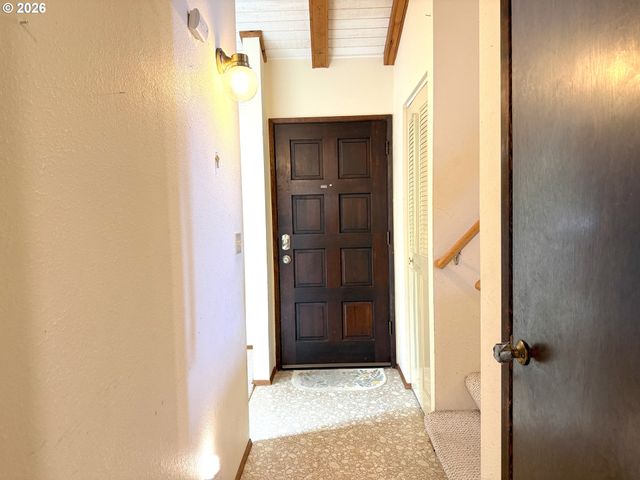 5035 WHITEAKER St, Eugene, OR 97405