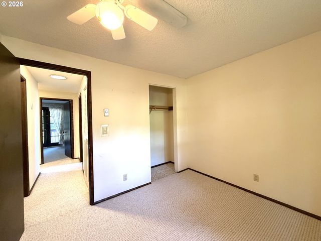 5035 WHITEAKER St, Eugene, OR 97405