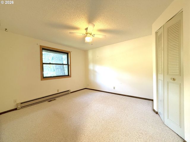 5035 WHITEAKER St, Eugene, OR 97405