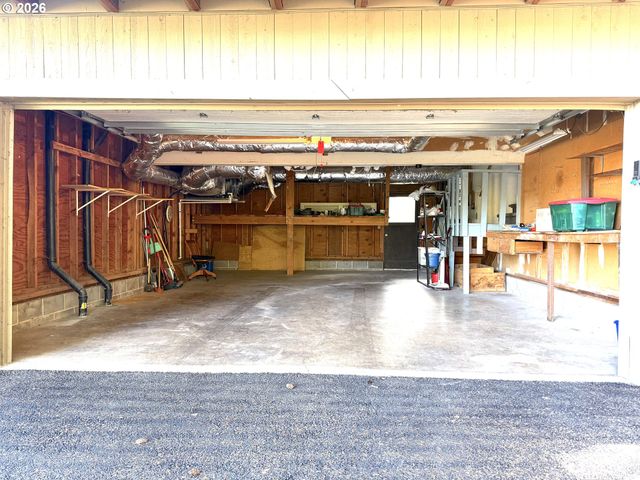 5035 WHITEAKER St, Eugene, OR 97405