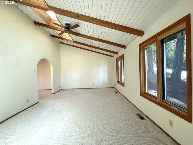 5035 WHITEAKER St, Eugene, OR 97405