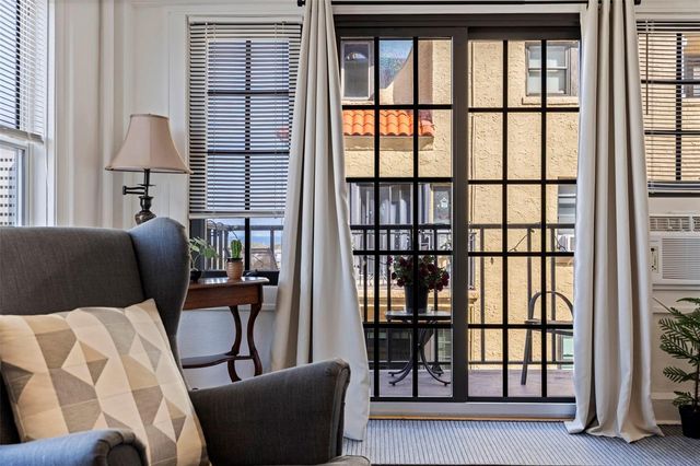 130 4TH AVENUE N 602, St Petersburg, FL 33701