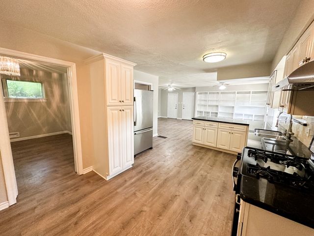 6461 Danbury Lane, Dallas, TX 75214